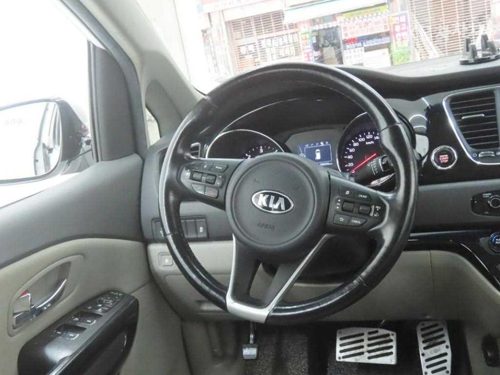 Kia Carnival — miniaturë 19
