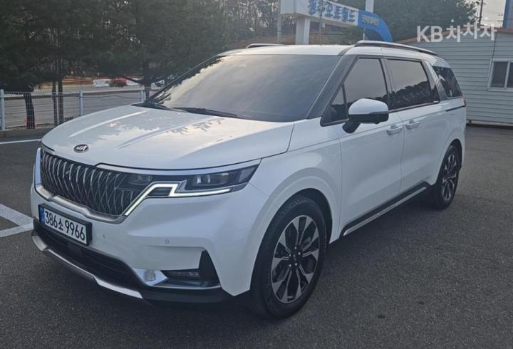 Kia Carnival D2.2 9인승 시그니처 — foto 1