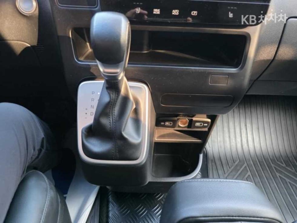 Hyundai Staria — miniaturë 10