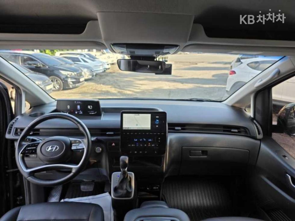 Hyundai Staria — miniaturë 13