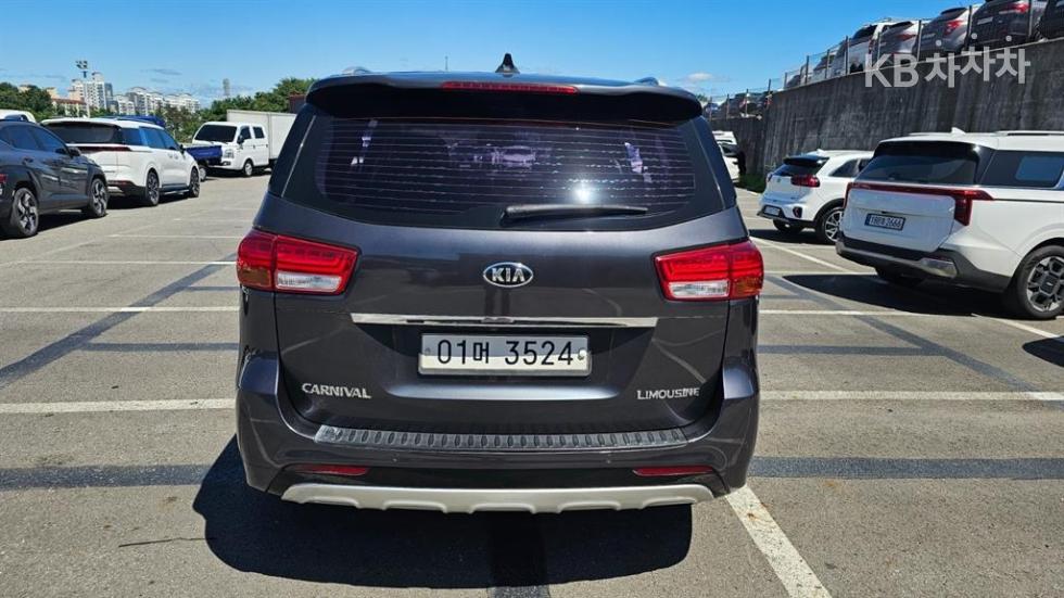 Kia Carnival — miniaturë 5