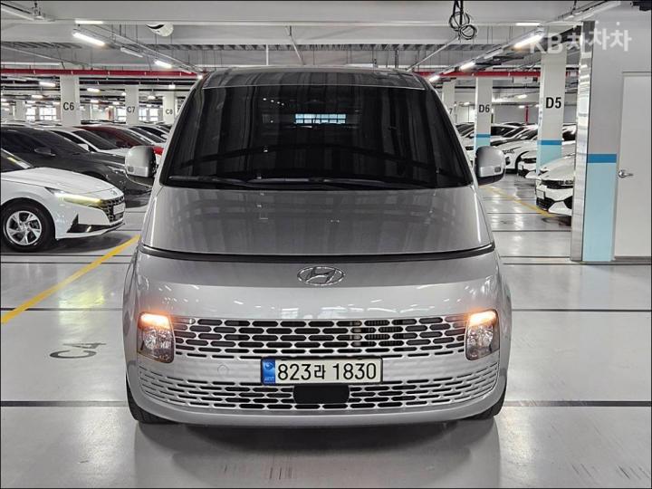 Hyundai Staria 2.2 카고 3 모던 — foto 1