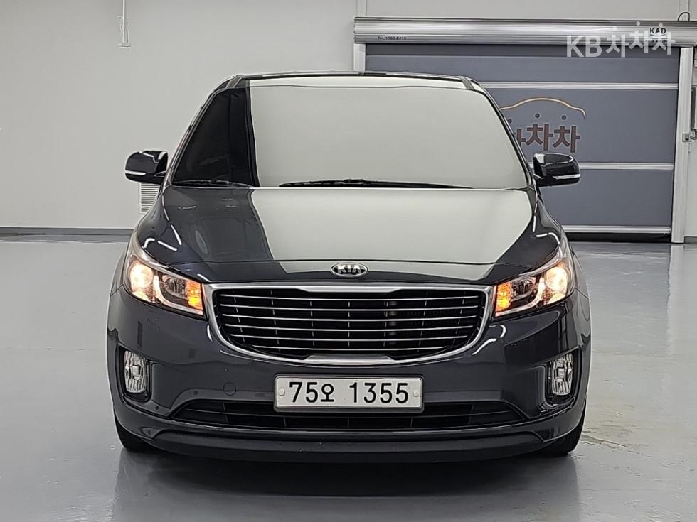 Kia Carnival — miniaturë 2