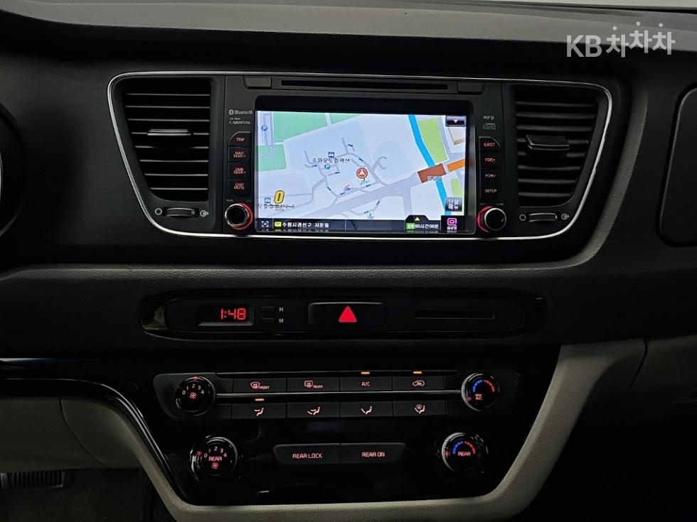 Kia Carnival — miniaturë 10
