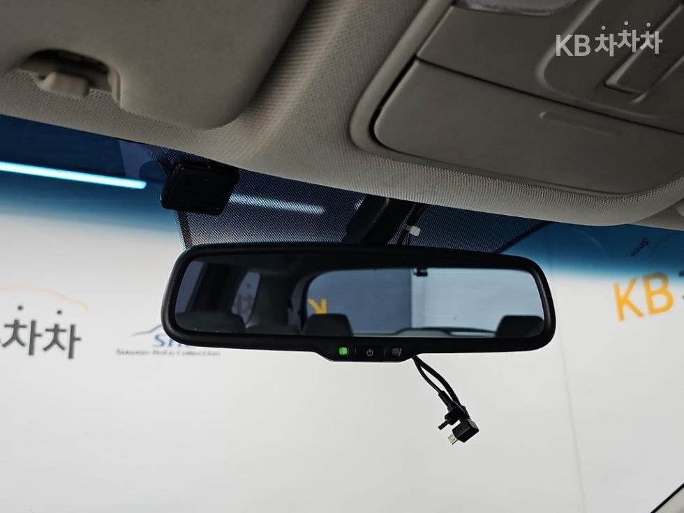 Kia Carnival — miniaturë 16