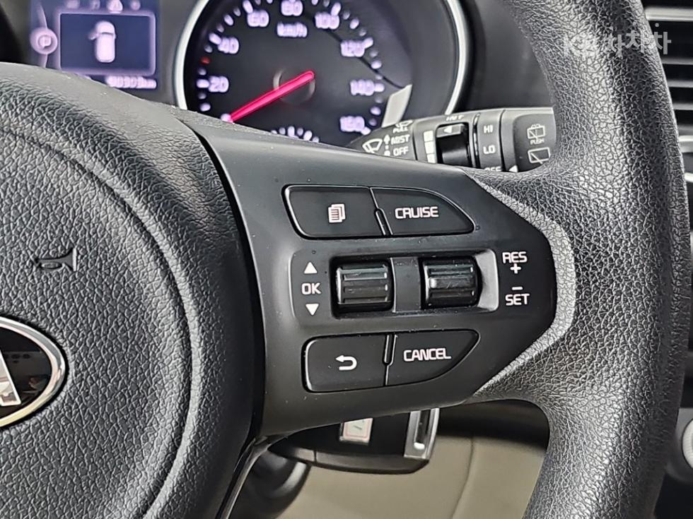 Kia Carnival — miniaturë 17