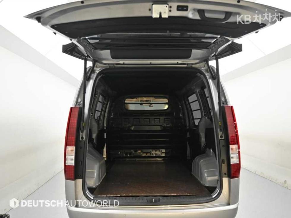Hyundai Staria — miniaturë 19