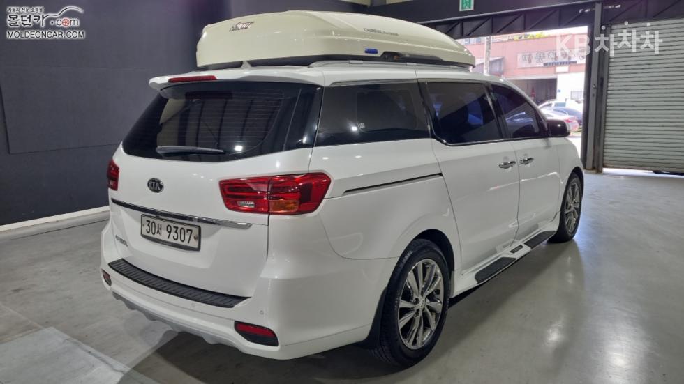 Kia Carnival — miniaturë 2
