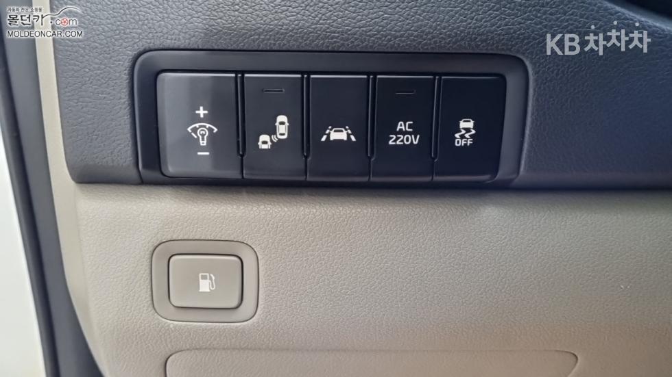 Kia Carnival — miniaturë 16