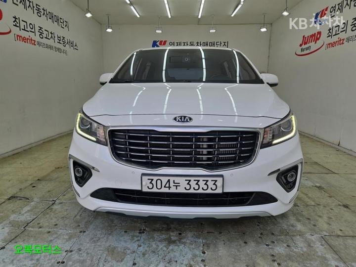 Kia Carnival 9-Seater Prstige — foto 1