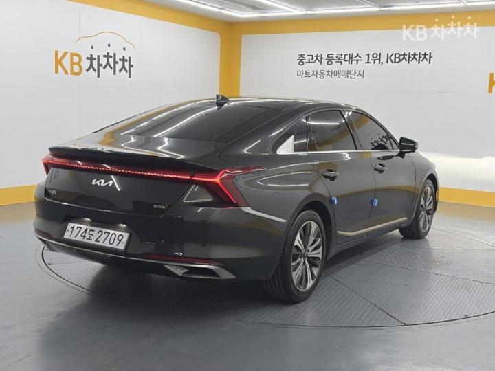 Kia K8 — miniaturë 4