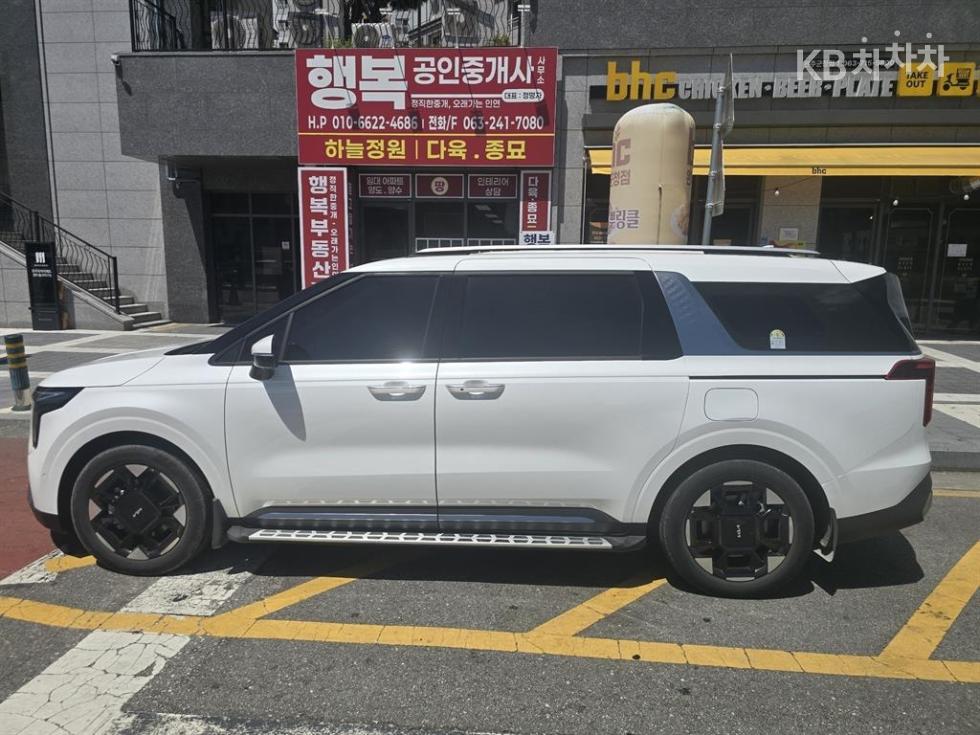 Kia Carnival — miniaturë 2