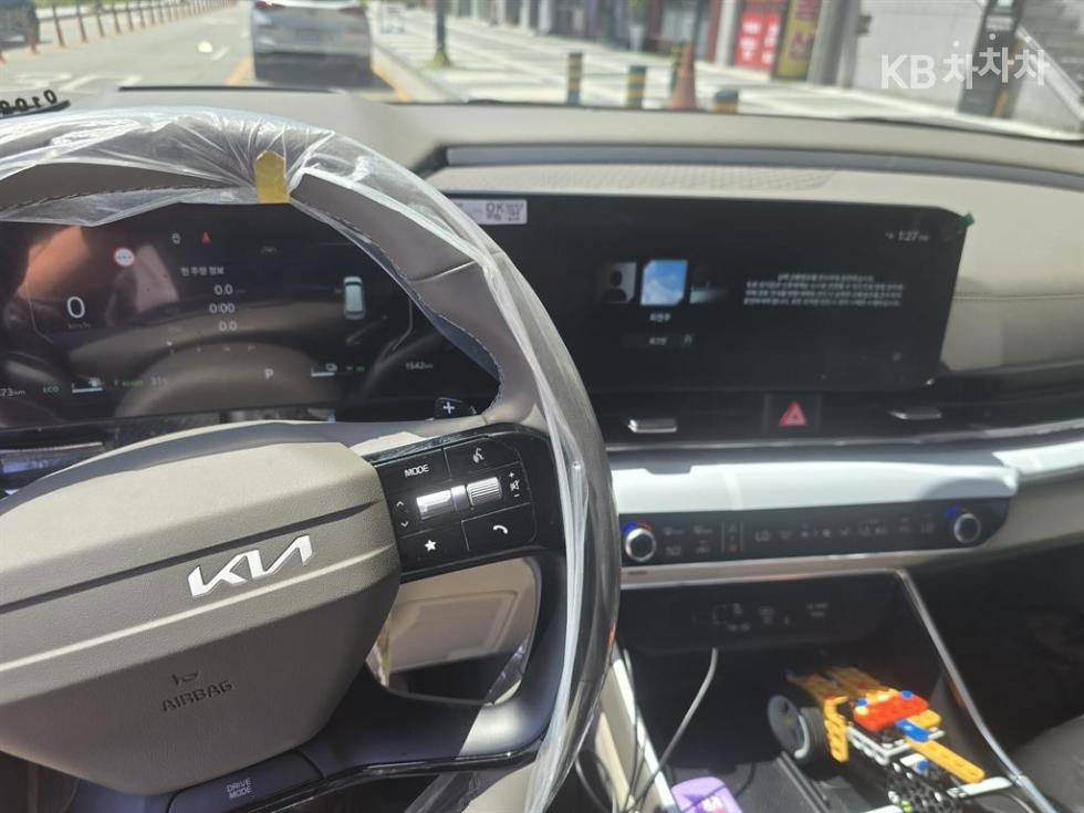 Kia Carnival — miniaturë 5