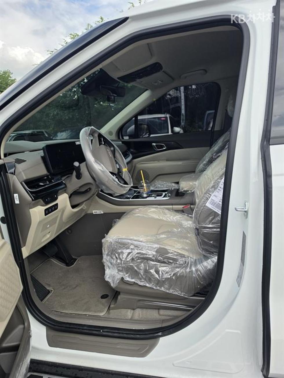 Kia Carnival — miniaturë 14