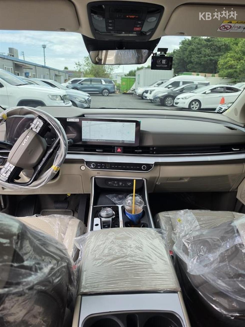 Kia Carnival — miniaturë 18