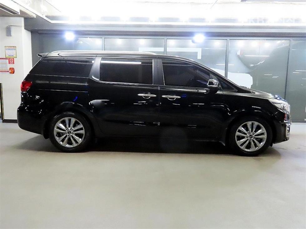 Kia Carnival — miniaturë 3