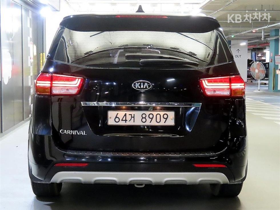 Kia Carnival — miniaturë 5