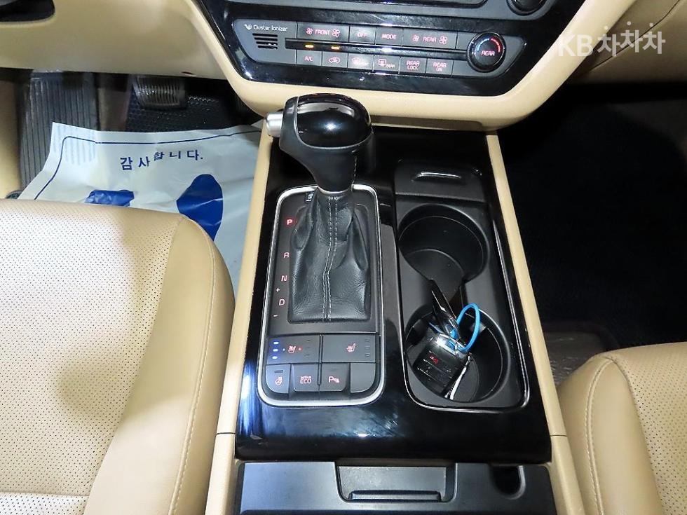 Kia Carnival — miniaturë 12