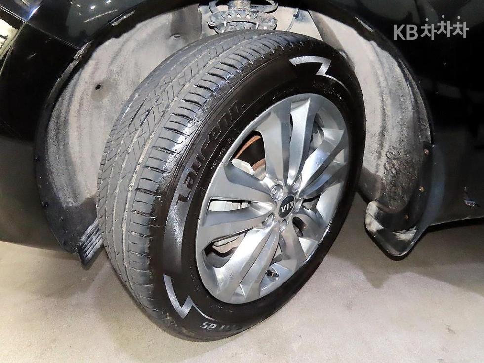 Kia Carnival — miniaturë 20