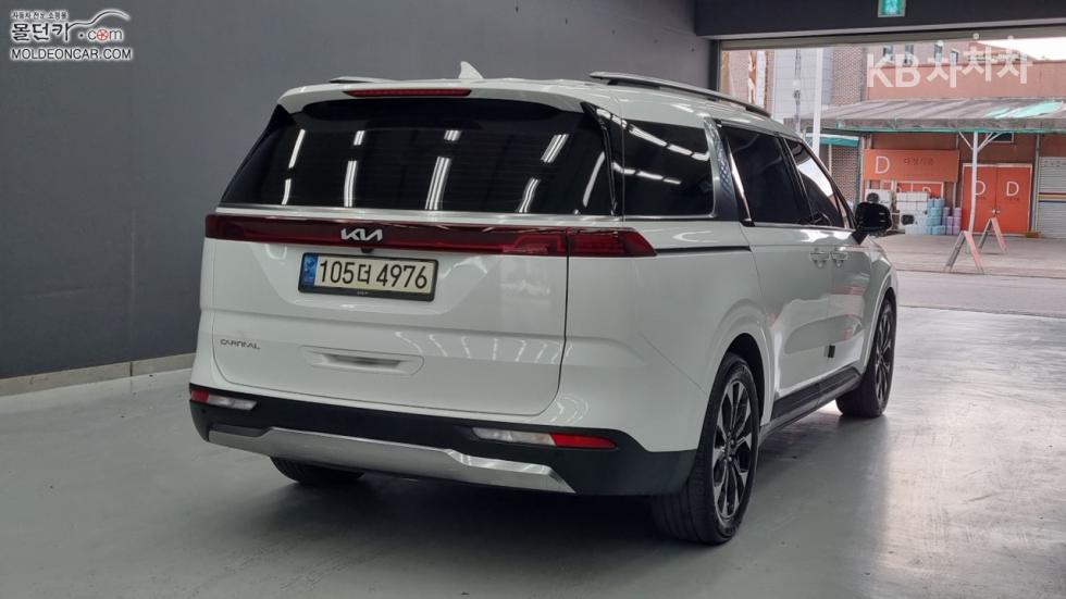 Kia Carnival — miniaturë 2