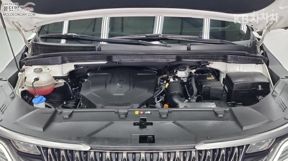 Kia Carnival — miniaturë 8