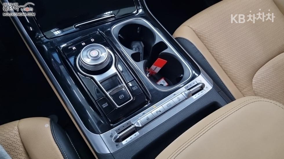 Kia Carnival — miniaturë 14