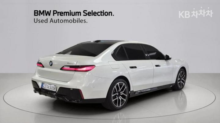 BMW 7er — miniaturë 2