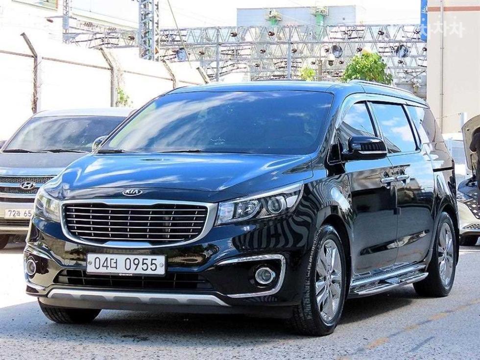 Kia Carnival — miniaturë 2