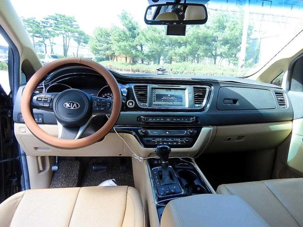 Kia Carnival — miniaturë 7