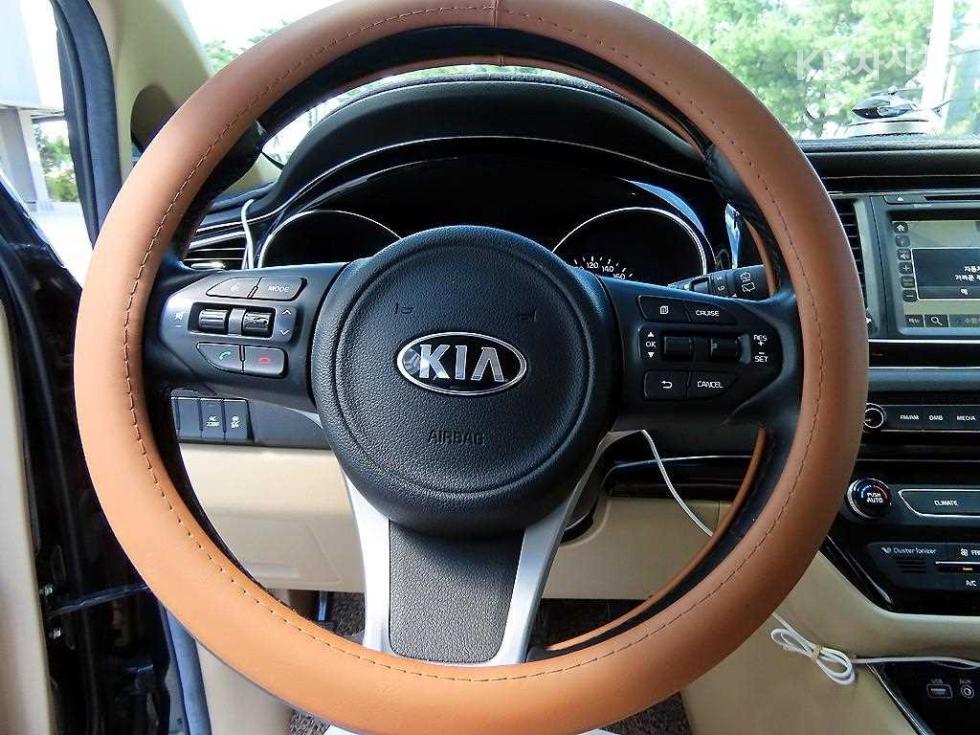 Kia Carnival — miniaturë 8