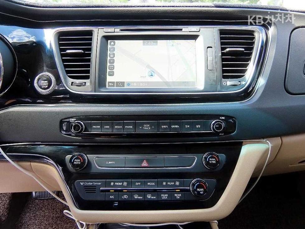 Kia Carnival — miniaturë 12