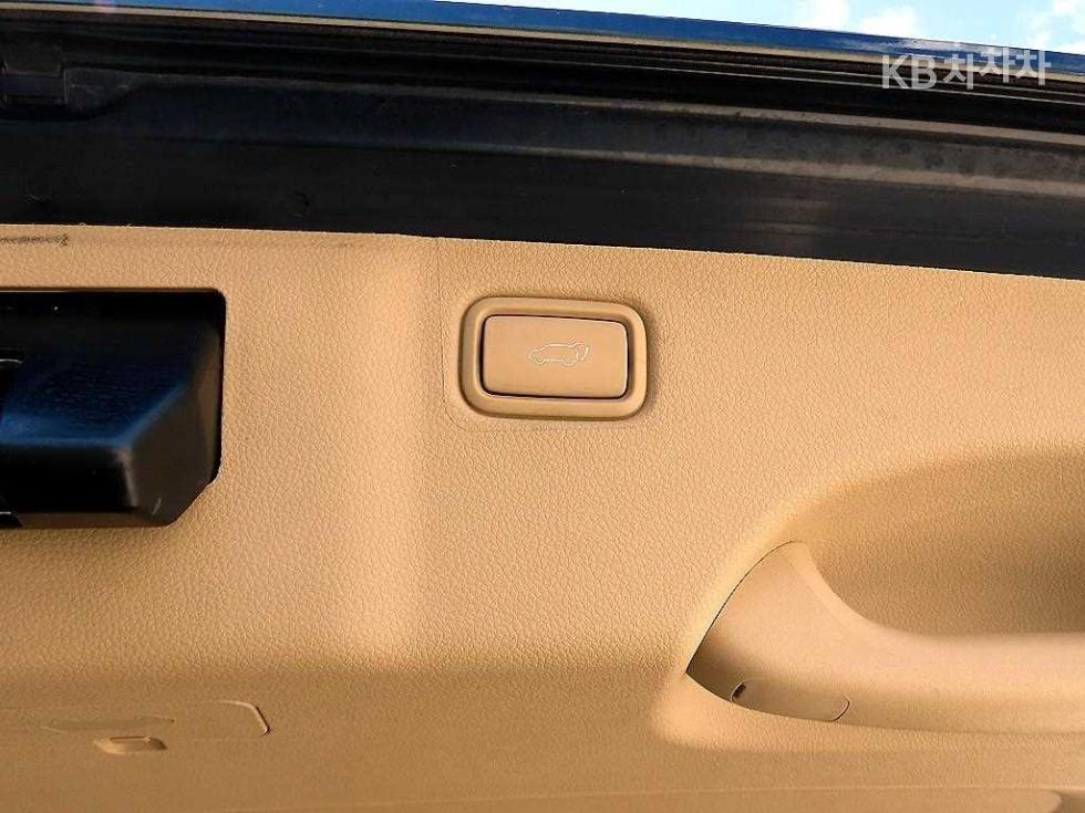 Kia Carnival — miniaturë 14