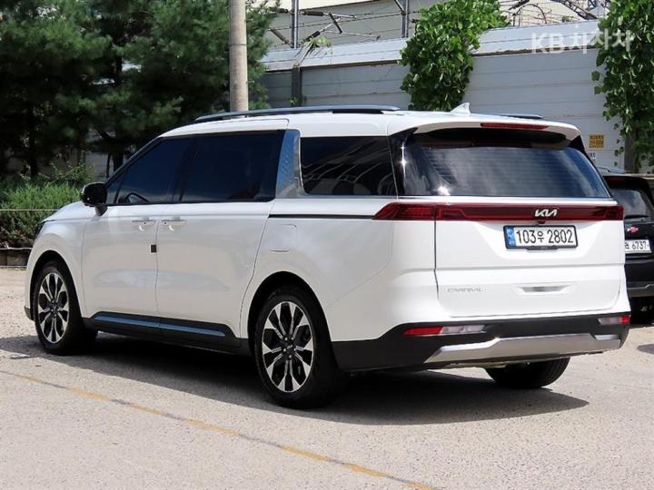 Kia Carnival — miniaturë 3