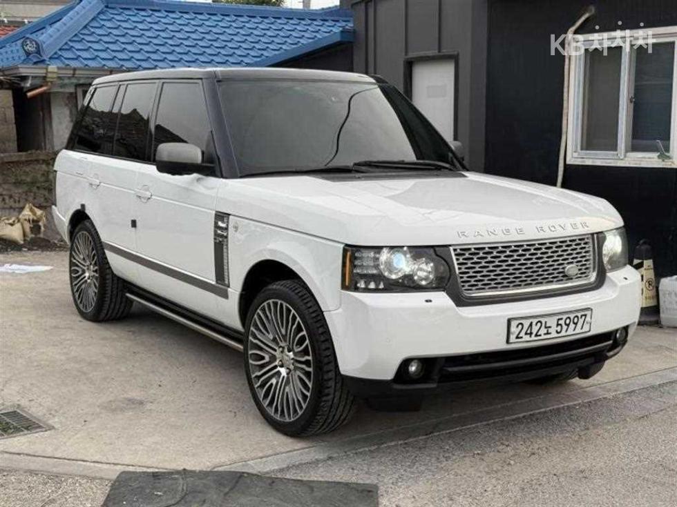 Land Rover Range Rover — miniaturë 2