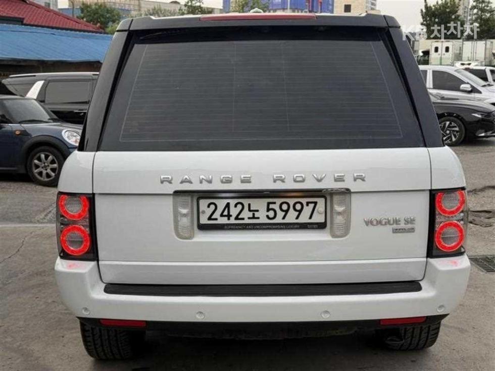 Land Rover Range Rover — miniaturë 5