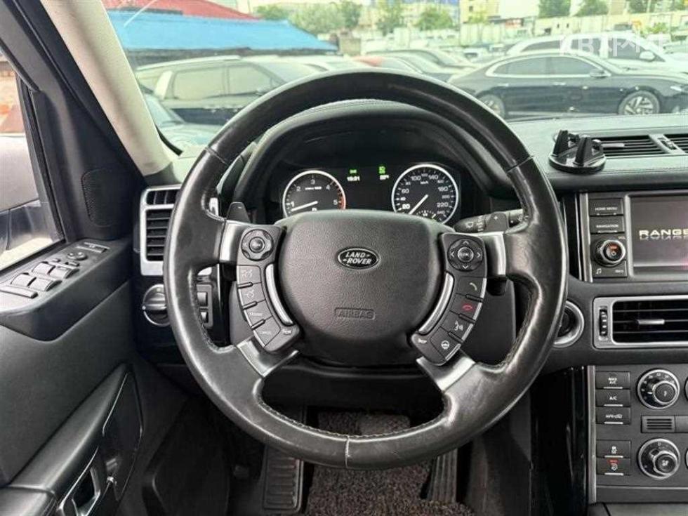 Land Rover Range Rover — miniaturë 10