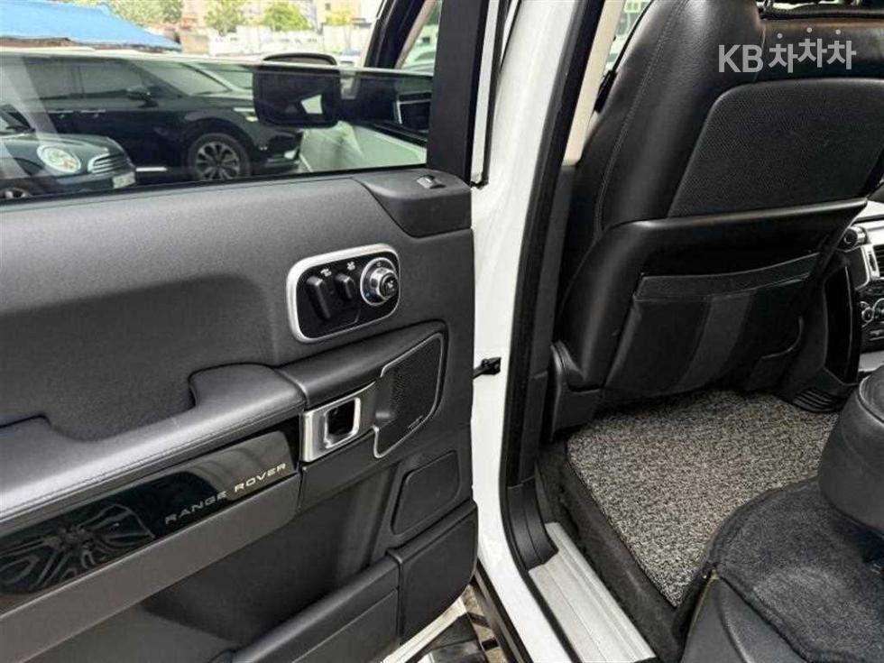 Land Rover Range Rover — miniaturë 12