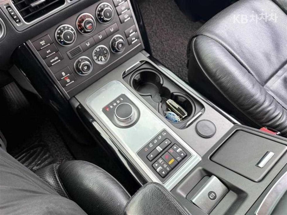Land Rover Range Rover — miniaturë 14