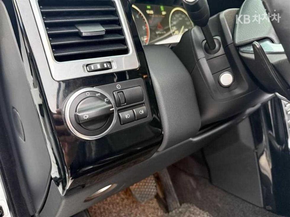 Land Rover Range Rover — miniaturë 17