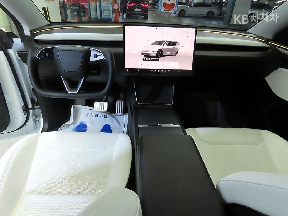 Tesla Model Y — miniaturë 8