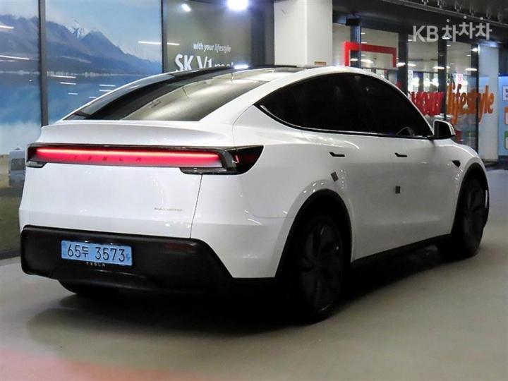 Tesla Model Y — miniaturë 4