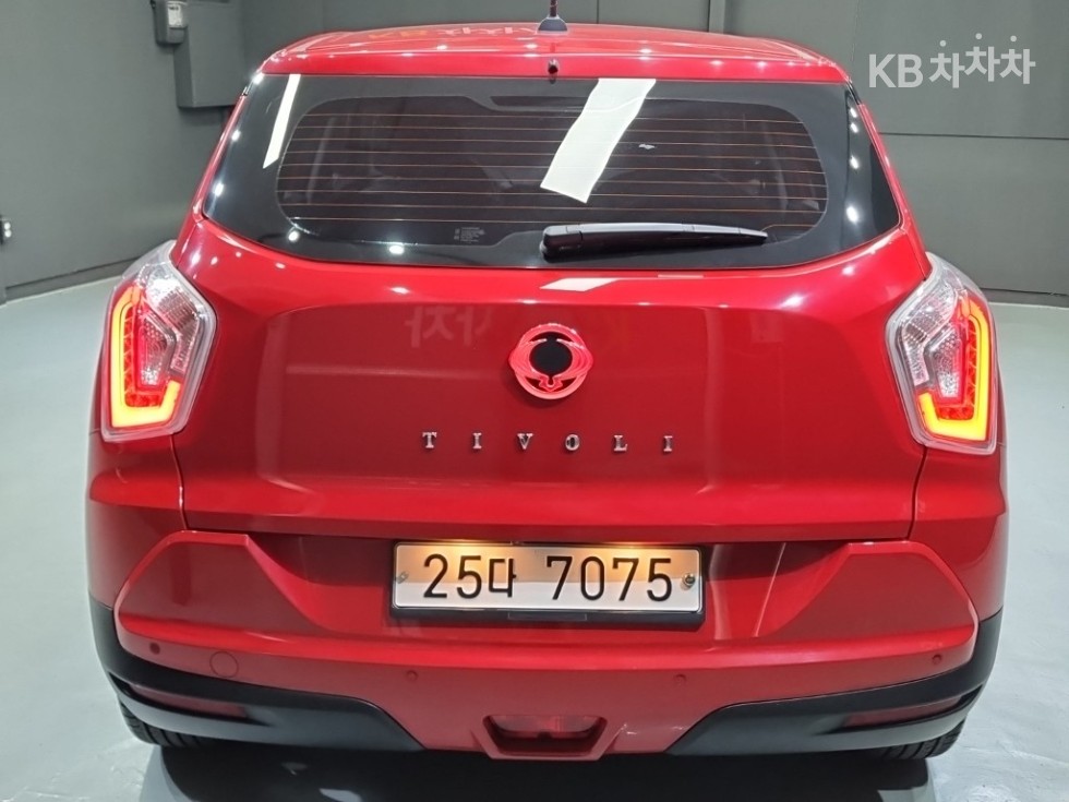SsangYong Tivoli — miniaturë 3
