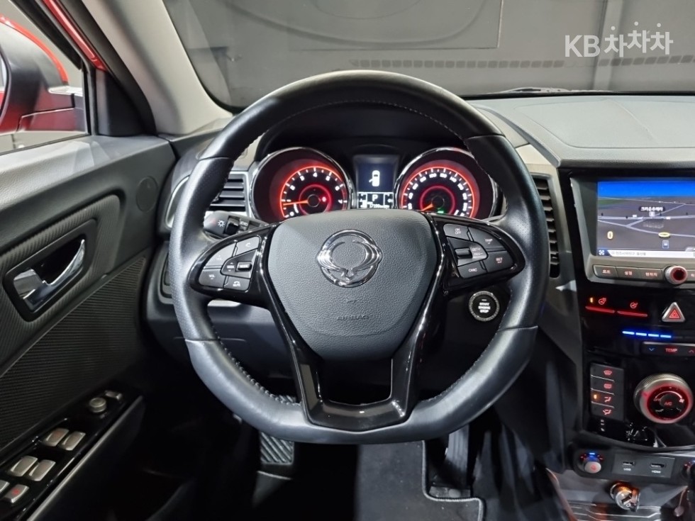 SsangYong Tivoli — miniaturë 9