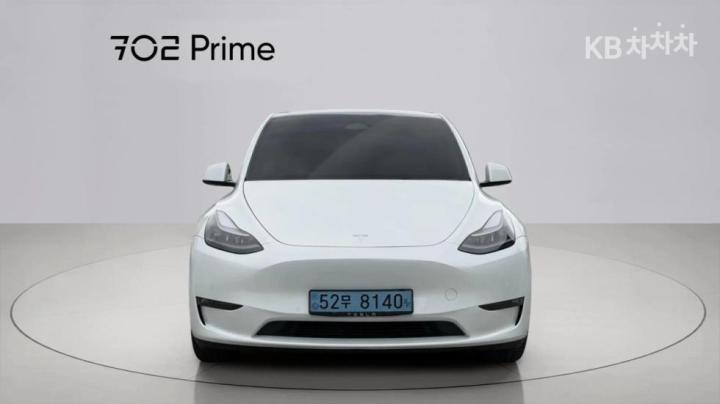 Tesla Model Y — miniaturë 2