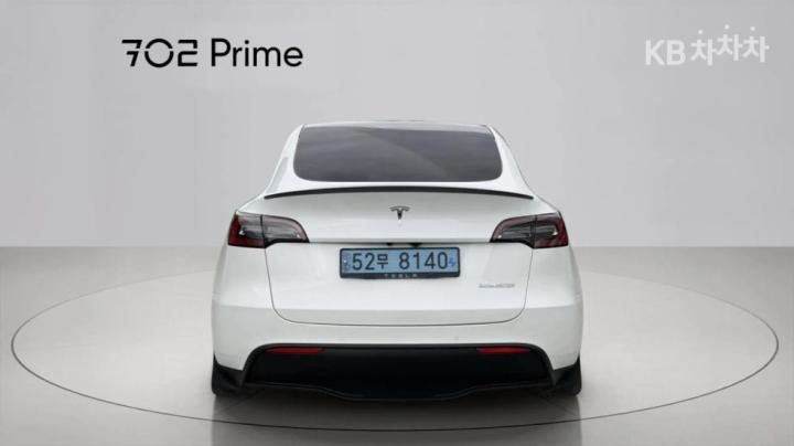 Tesla Model Y — miniaturë 4