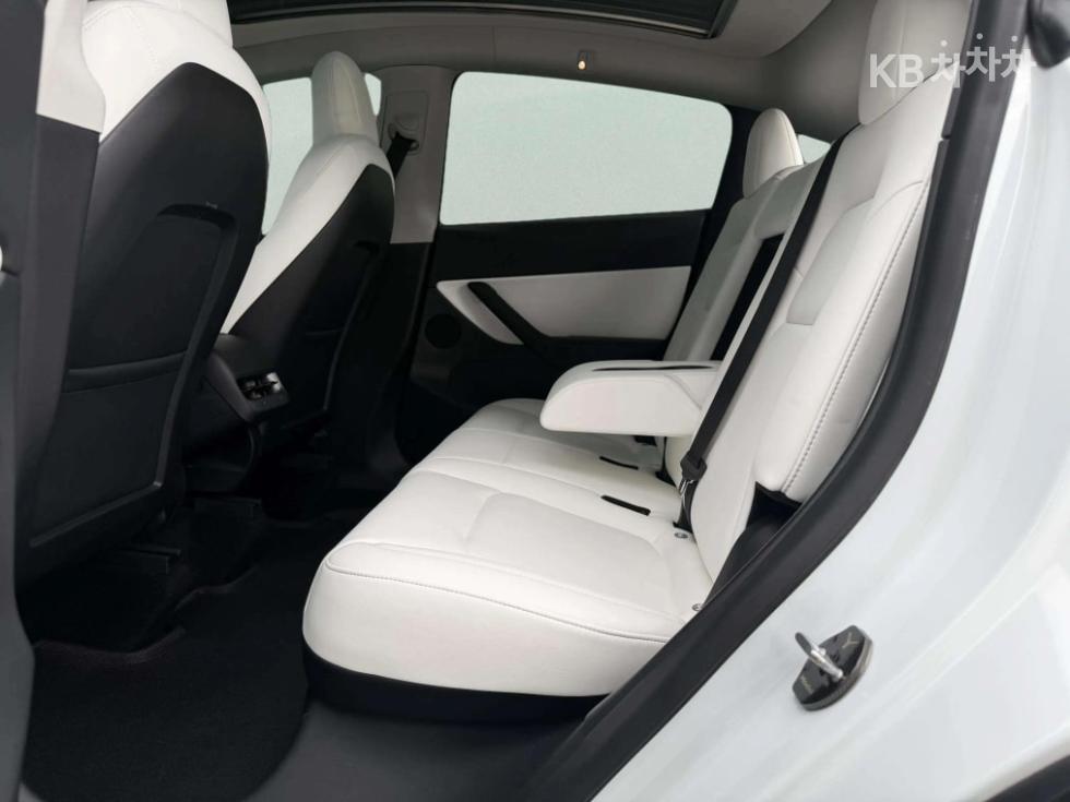 Tesla Model Y — miniaturë 8