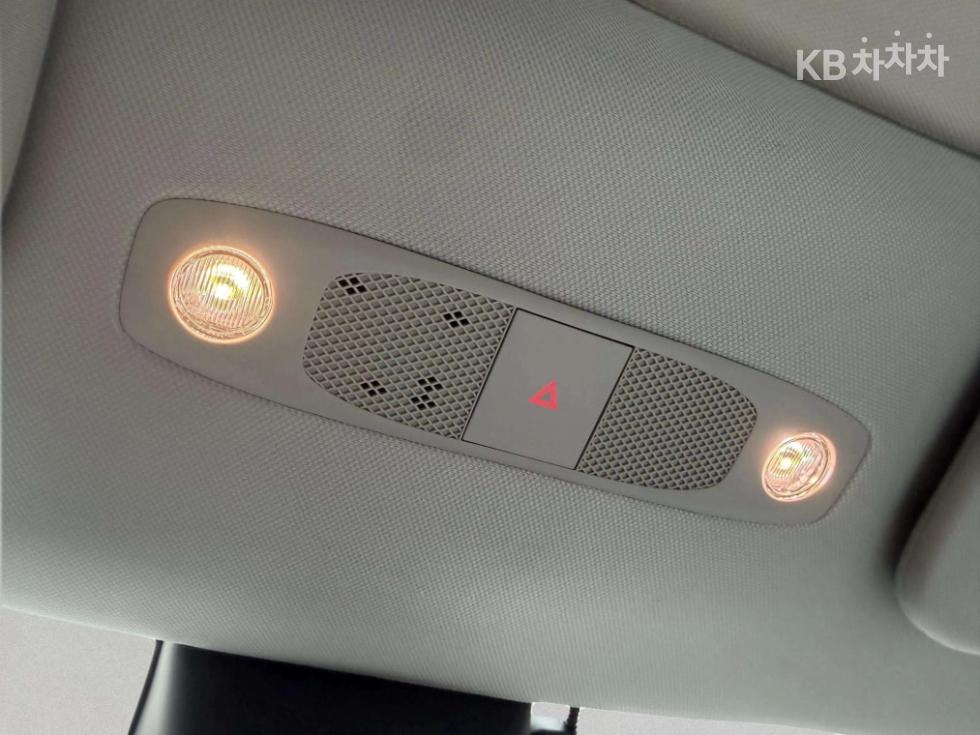 Tesla Model Y — miniaturë 17