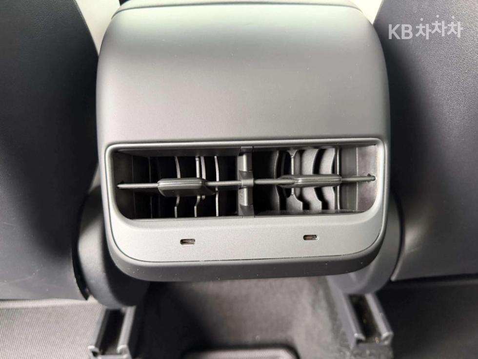 Tesla Model Y — miniaturë 22