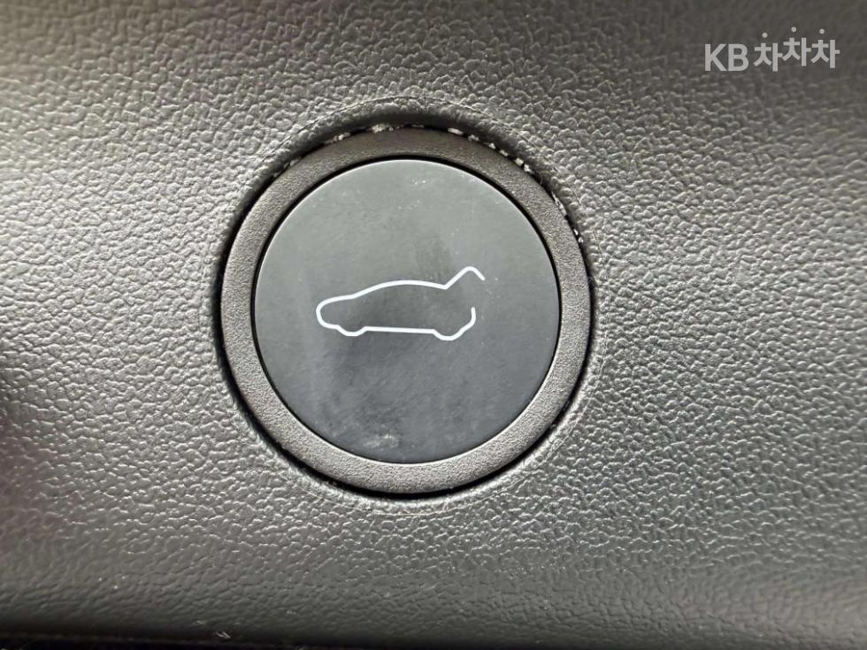 Tesla Model Y — miniaturë 25