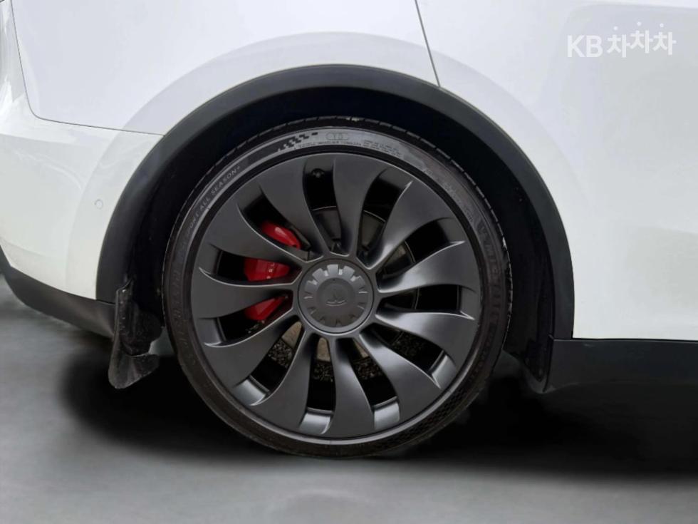 Tesla Model Y — miniaturë 27